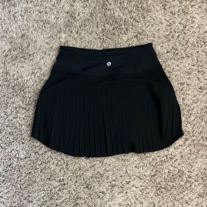 Black, baleaf skort, size small